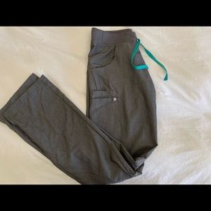 FIGS Kade pants in Graphite